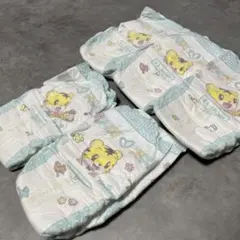 かわいいキャラクターの紙おむつ Mサイズ