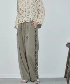 ザヨン THE YOn サイドフリルラインタックイージーパンツ