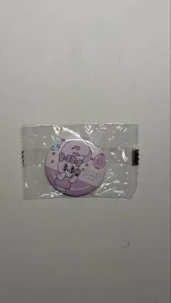 紫色のキャラクターピンバッジ