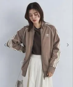 新品タグ付き　adidas トラックジャケット　ブラウン
