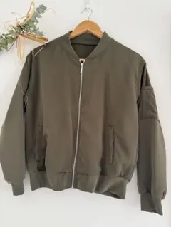 オリーブ色 ジップアップ ジャンパー　ボンバー、ジャケット、M、ドレープ素材