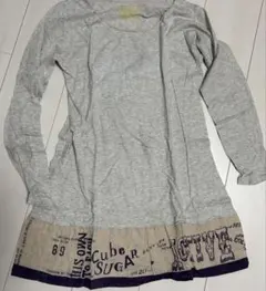 長袖グレーTシャツ プリントデザインのサムネイル
