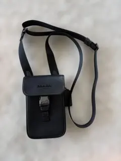 COACH 本革 スマホ ショルダーバッグ 艶消し黒 無地