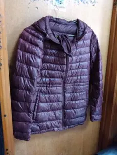 バーガンディ フード付き ダウンジャケット