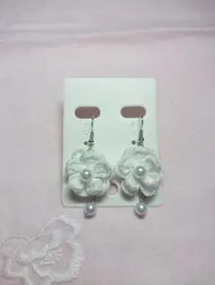 No.168白いお花のピアス