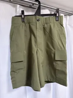 Under Armour カーゴショートパンツ オリーブ　メンズ用Sサイズのサムネイル
