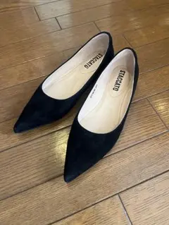 【美品】STACCATO ブラック ポインテッドトゥ フラットシューズのサムネイル