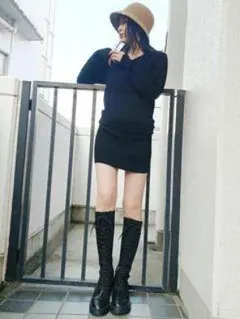 GYDA　Vネックタイトニット ワンピース