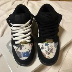 Supreme × Nike SB Dunk Low 