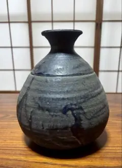 黒釉 一輪挿し 花瓶 花器 - メルカリ