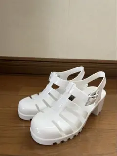 NUOVO ホワイト サンダル 新品未使用 レディース 23.5cm 夏