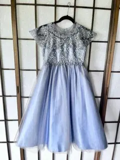 ライトブルー刺繍ドレス パニエ付き