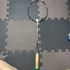 VOLTRIC 80 バドミントンラケット 4U