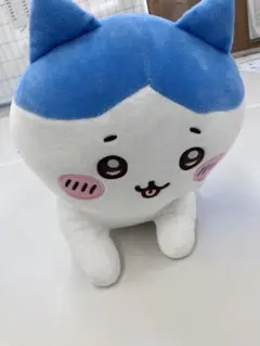 ちいかわのハチワレキャラクターぬいぐるみ 白と青