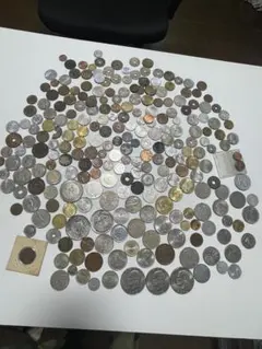 色々国のコインまとめ売り255個 - メルカリ