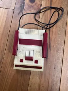 【ジャンク】Nintendo ファミリーコンピュータ 本体 現状品