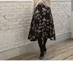 ViS ネイビー フラワープリント フレアスカート　ビス　S 花柄　ポッケ付き