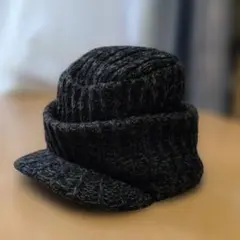 つば付きニット帽　ブラック　スノーボード　スキー