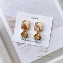 【 R1 】スクエア ライトブラウン ゴールド ピアスorイヤリング