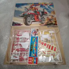 【新品】 合体マシン レッドホークヤマト R8号 ファルコンマシン アオシマ 新品】 合体マシン レッドホークヤマト R8号 ファルコンマシン