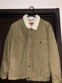 Levi's ボア襟付き トラッカー ジャケット オリーブ