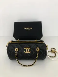 ノベルティ　ショルダー　バッグ　　キャビアスキン　ブラック　バッグ　レザー美品