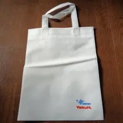 Yakult ロゴ入り 不織布トートバッグ