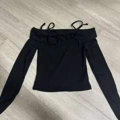 オフショルダー ブラック 長袖 トップス