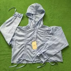 (546) フード付きショート丈シャーリングブラウス