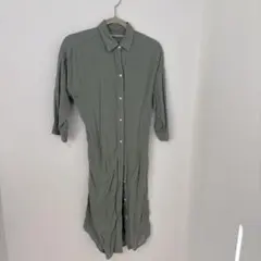 カーキ ボタン付きシャツワンピース