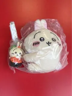 ちいかわ寿司フィギュアキーホルダー　クリップぬいぐるみ　うさぎ