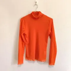 オレンジタートルネック　長袖シャツ