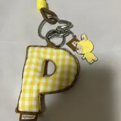 ラブブ　ポップマート　イニシャル　アルファベット　ペンダント　チャームP