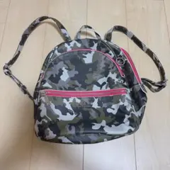 GUESS カモフラ リュック MANHATTAN SMALL BACKPACKのサムネイル