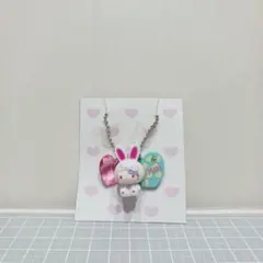 ハローキティ　カラフルバニーマスコット　(白)　食玩　キーホルダー