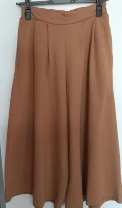 ガチョウパンツ