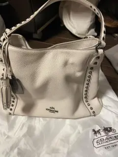 美品 COACH ホワイトレザー ショルダーバッグ