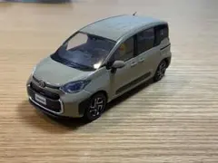 すみれ様専用 新型シエンタ 1/30 ミニカー アーバンカーキ セット 箱