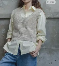 新品タグ付き　メランジテープヤーンUネックニットベスト　サニーレーベル