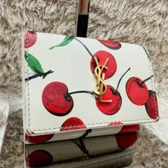 【美品】サンローラン 三つ折り財布 チェリー ホワイト 日本限定