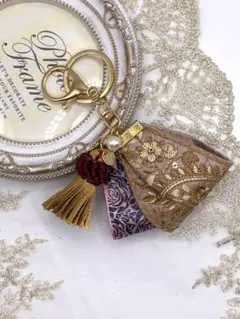 2266インド刺繍リボン☆キーホルダー　キーチャーム　ピンク系