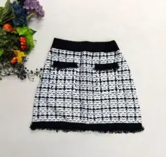 ZARA　白と黒のミニスカート総ゴム フリンジ付き　USA→M 日本→M、Ｌ相当
