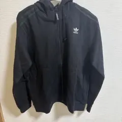 ブラック ジップパーカー