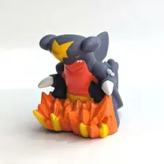 ポケモン　任天堂　ガブリアス　フィギュア　ソフビ　食玩　指人形