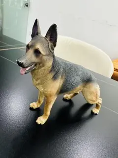 リアルな犬の置物