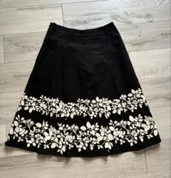 美品！Laura Ashley フレアスカート 花柄 黒 サイズ7