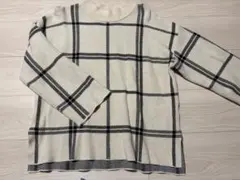 アイボリー ニット