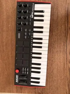 AKAI MPK mini plus MIDIキーボード