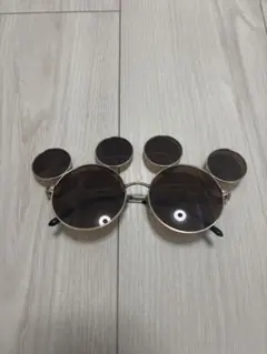 ミッキー型ゴールドフレームサングラス