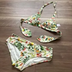 PRINCESSE tam・tam ユニクロ 水着 ビキニのサムネイル